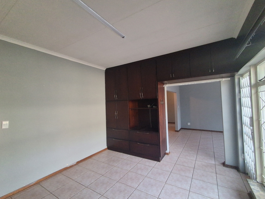 4 Bedroom Property for Sale in Flamwood North West